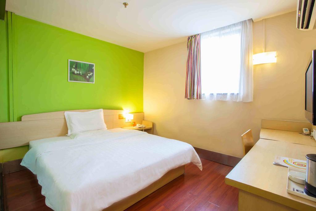 7Days Inn Chongqing Shapingba Pedestrian Street Room photo